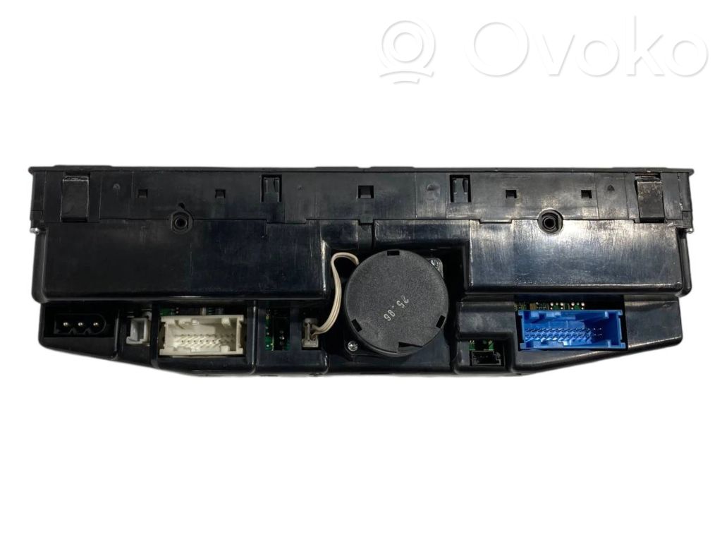 Gaisa kondicioniera / klimata kontroles / salona apsildes vadības bloks (salonā)