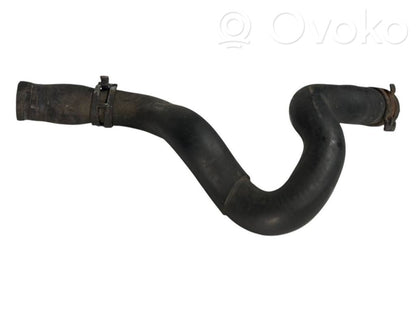 Caurulīte (-es) / šļūtene (-es)