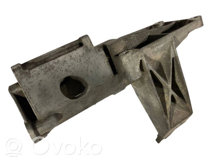 Dzinēja nostiprināšanas stiprinājums-kronšteins