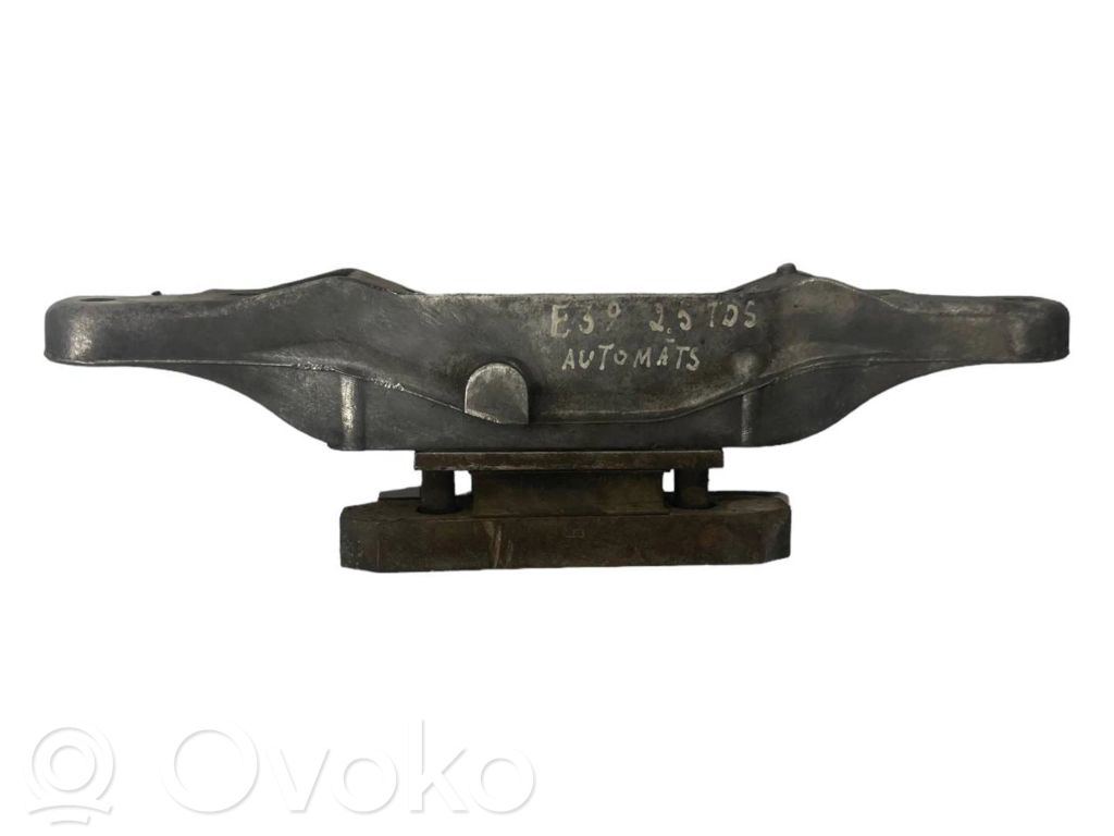 Pārnesumkārbas stiprinājuma kronšteins