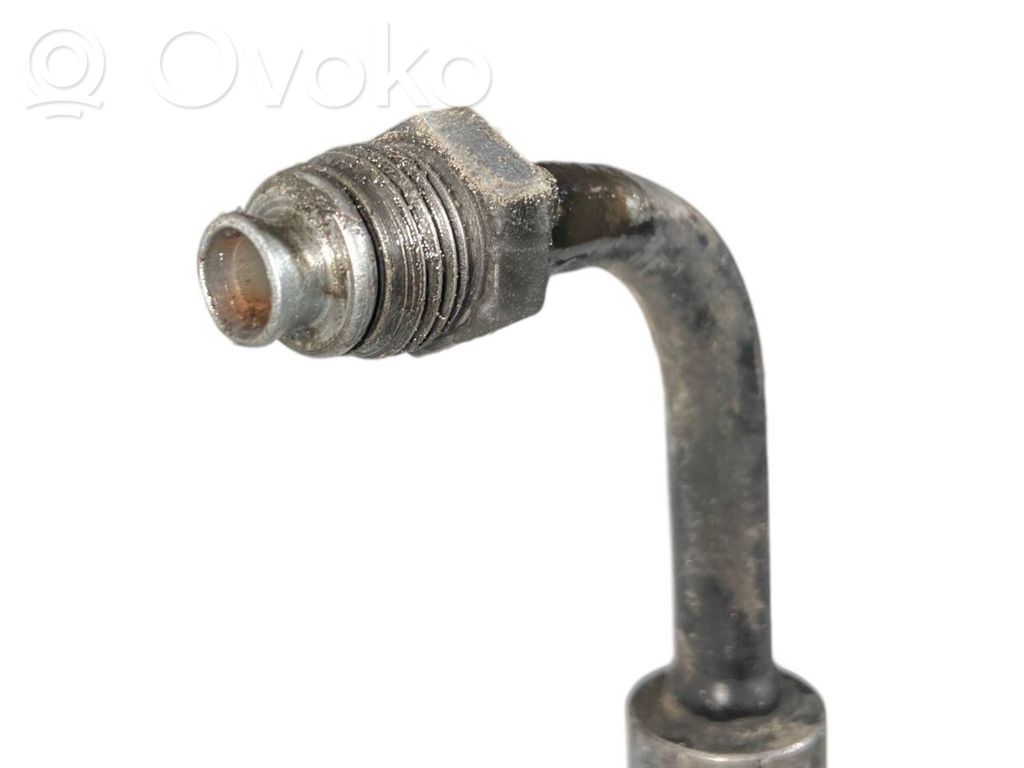 Stūres pastiprinātāja šļūtene (-es) / caurulīte (-es)