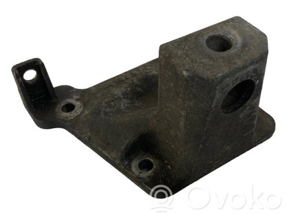 Engine mounting bracket