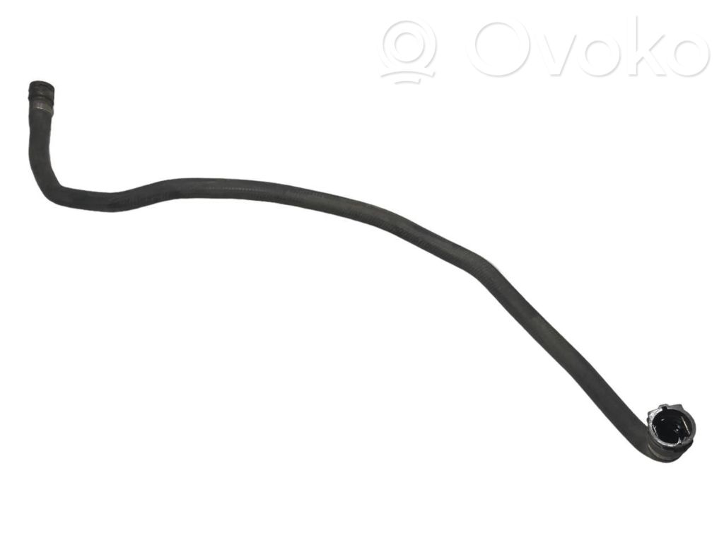 Caurulīte (-es) / šļūtene (-es)