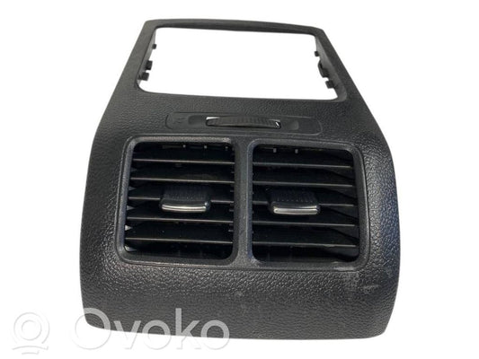 Aizmugurējā gaisa - ventilācijas reste