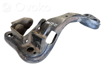 Pārnesumkārbas stiprinājuma kronšteins