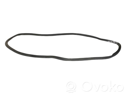 Priekšpusē apdares gumija (virsbūvē)