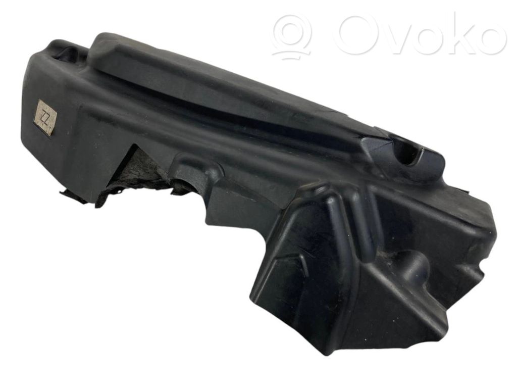 Dzinēja pārsegs (dekoratīva apdare)