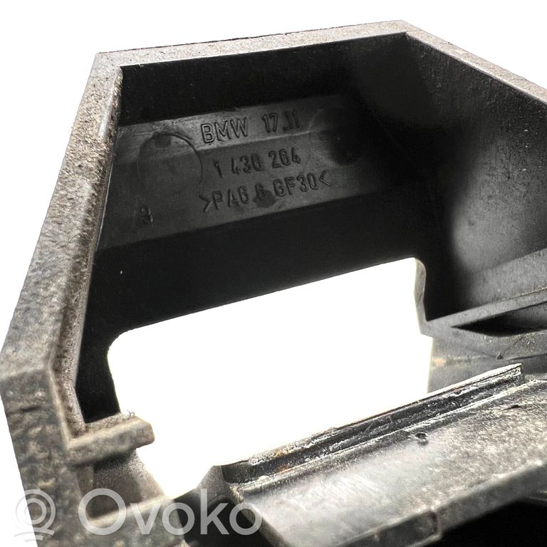 Radiator(s) holder/bracket