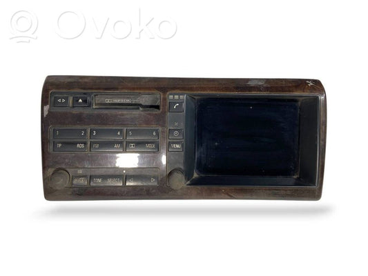 Radio / CD/DVD atskaņotājs / navigācija
