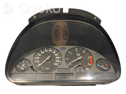 Speedometer (in the instrument panel)