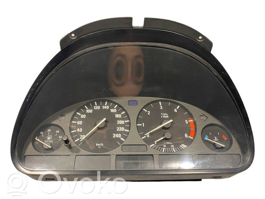 Spidometrs (instrumentu panelī)