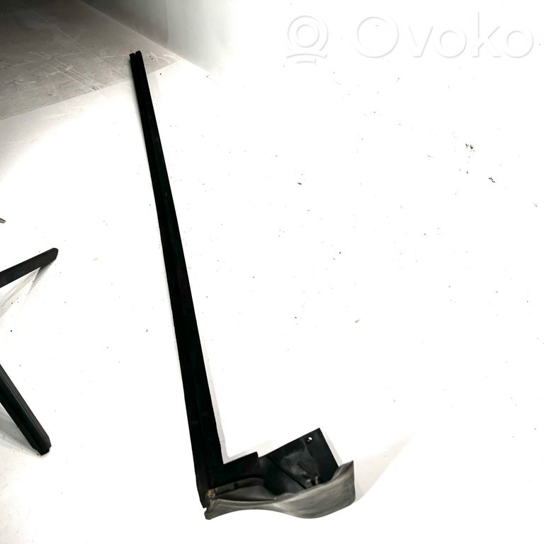 Apdares gumija (pie loga rūts)