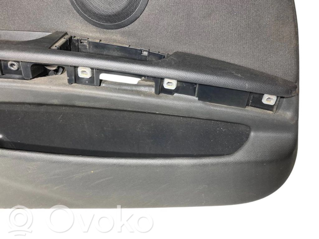 Priekšējo durvju apdare