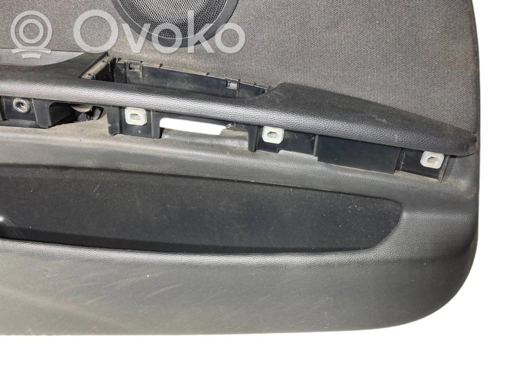 Priekšējo durvju apdare