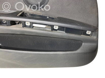 Priekšējo durvju apdare