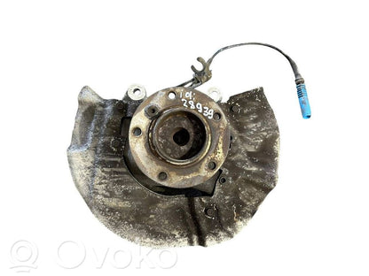 Priekšējā riteņa rumbas vārpstas šarnīrs (stupica, capfa)