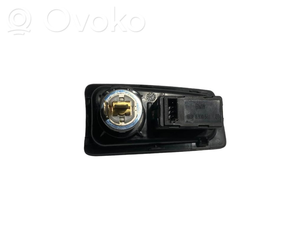 Cigarešu aizdedzināmais priekšā