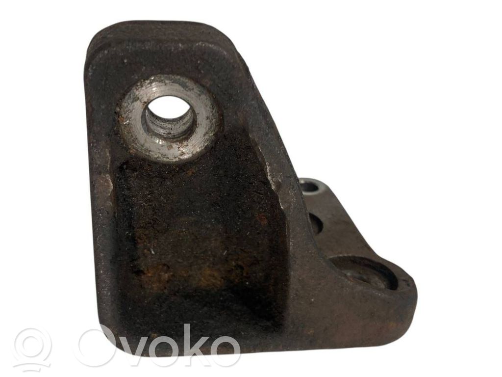 Dzinēja nostiprināšanas stiprinājums-kronšteins