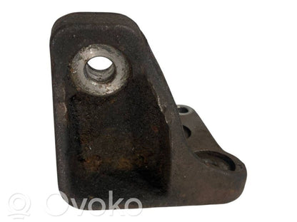 Dzinēja nostiprināšanas stiprinājums-kronšteins