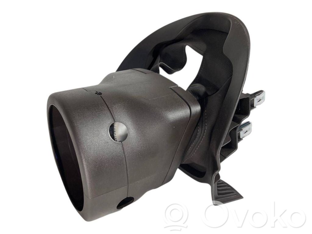 Stūres ass dekoratīvā apdare