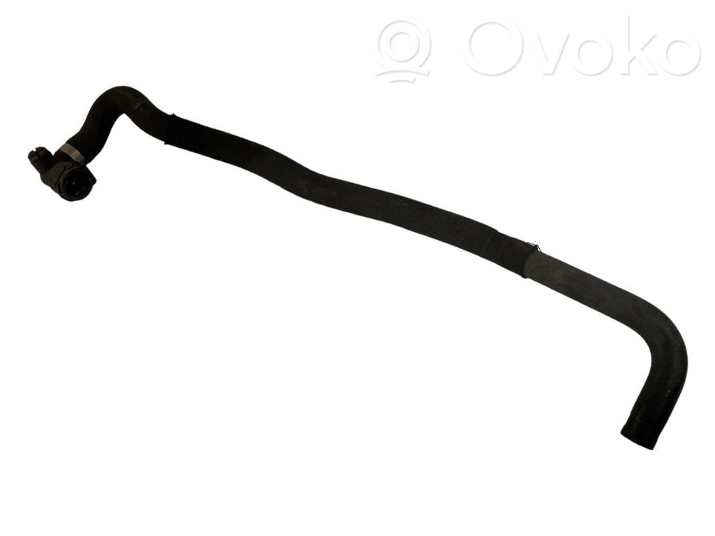 Caurulīte (-es) / šļūtene (-es)