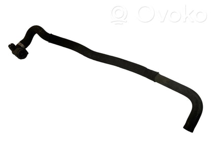 Caurulīte (-es) / šļūtene (-es)