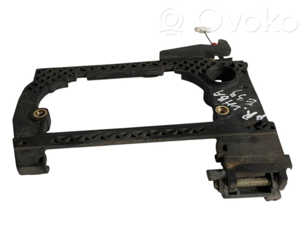 Holder/bracket for external opening handle at the front