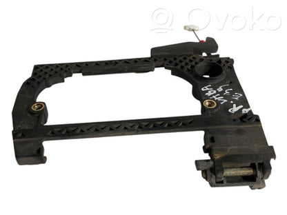 Holder/bracket for external opening handle at the front