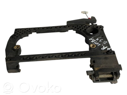 Holder/bracket for external opening handle at the front