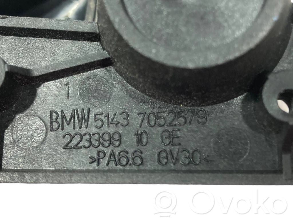 Engine hood release handle