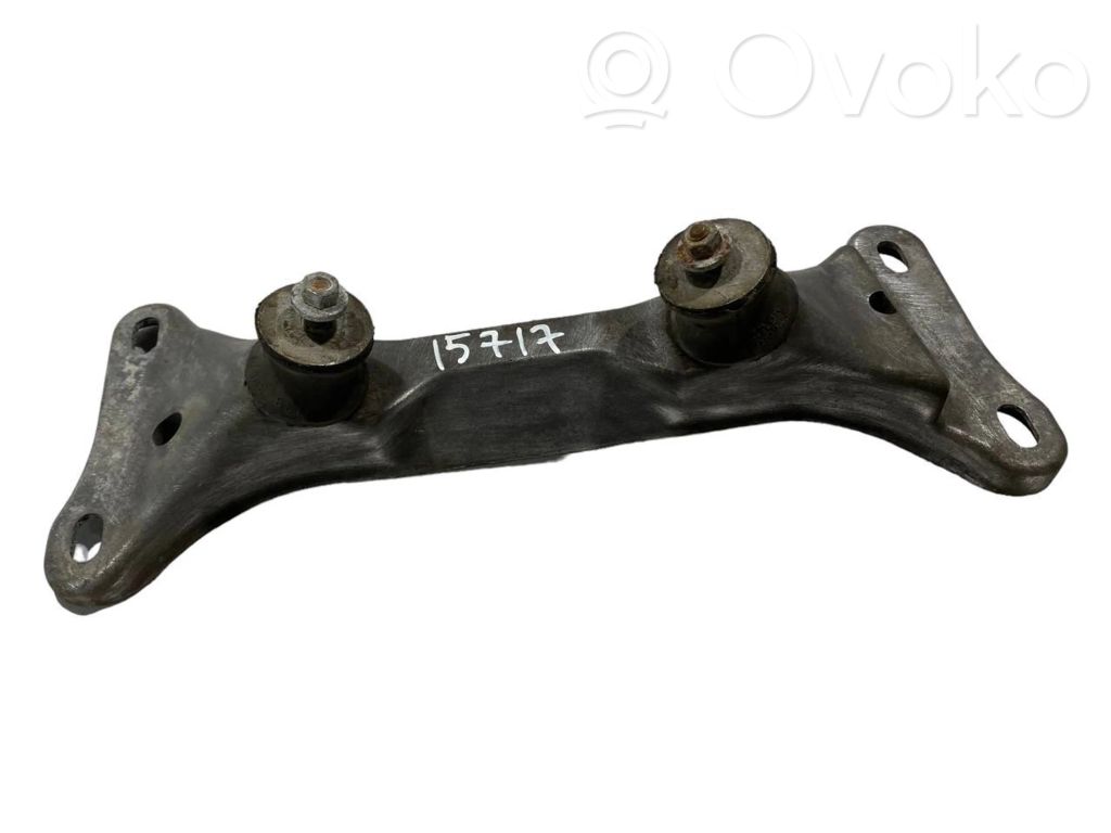 Pārnesumkārbas stiprinājuma kronšteins