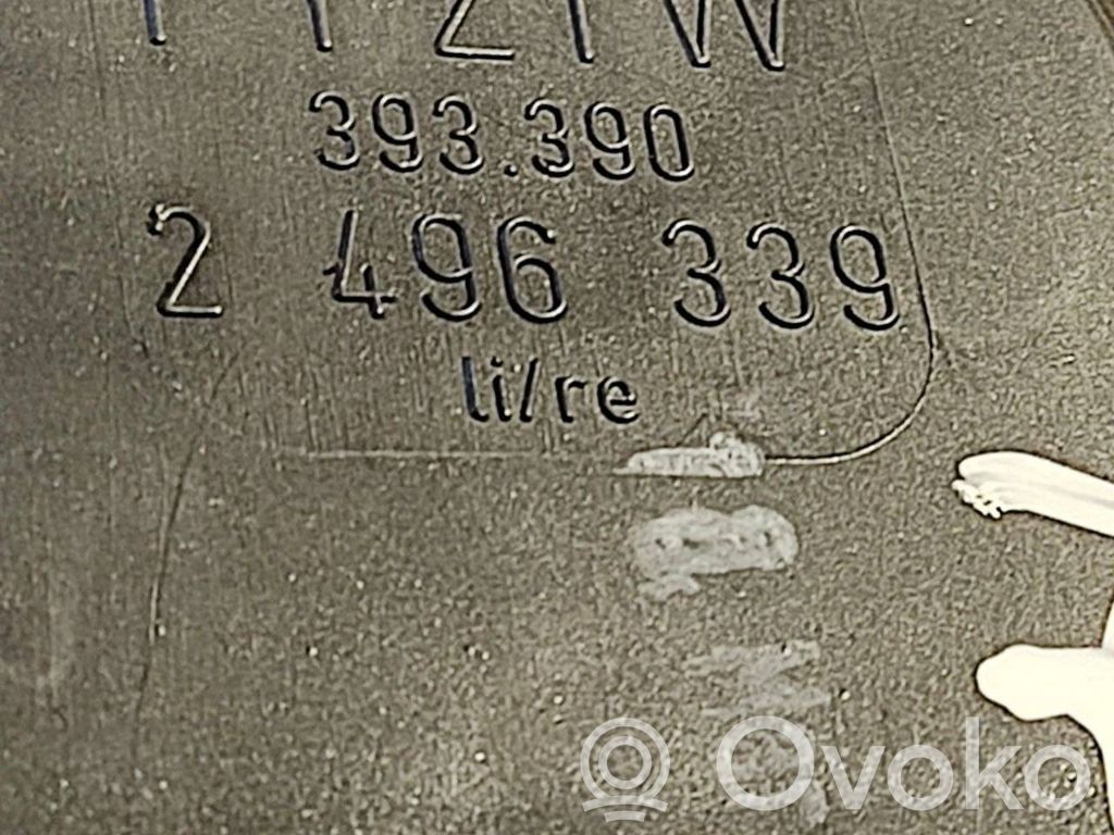 Задний фонарь в кузове