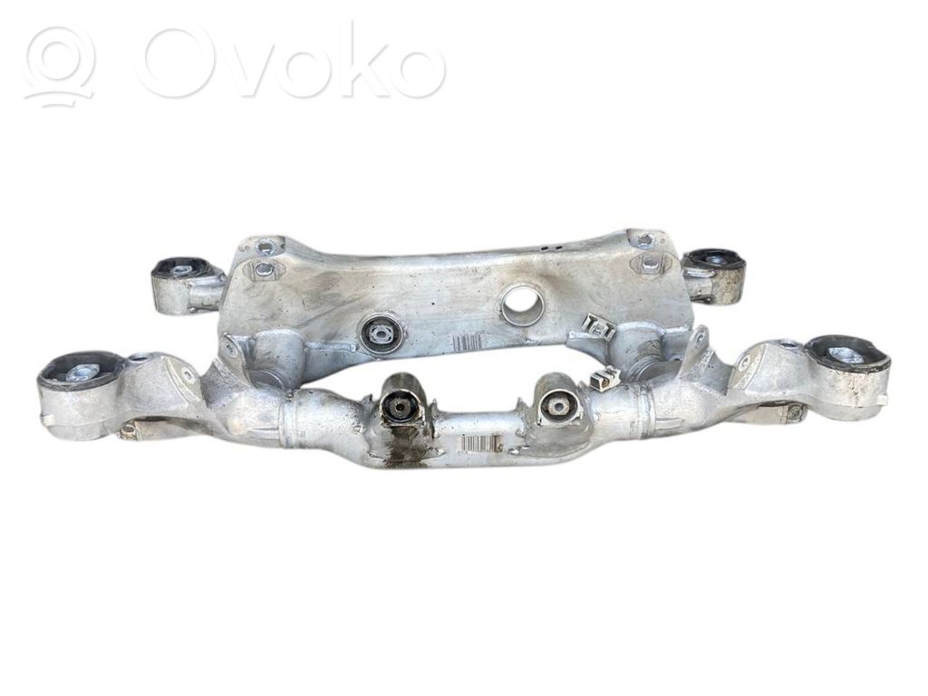 Pusrāmis aizmugurējais / priekšējais