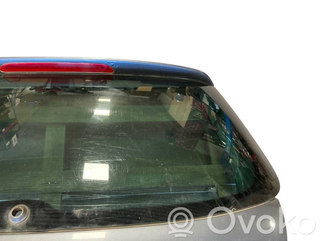 Aizmugurējais pārsegs (bagāžnieks)