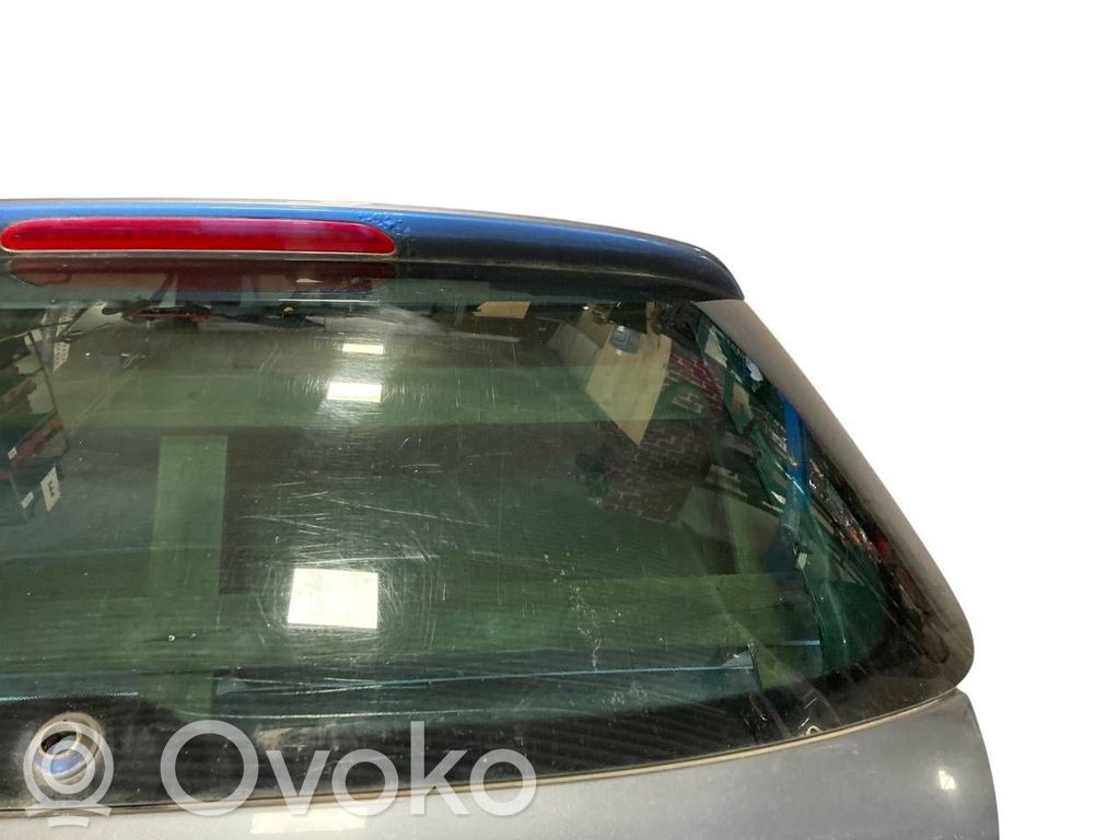 Aizmugurējais pārsegs (bagāžnieks)