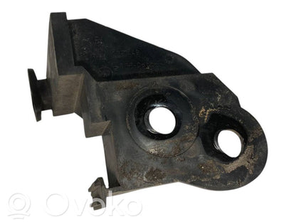 Priekšpusē bampera turētājs