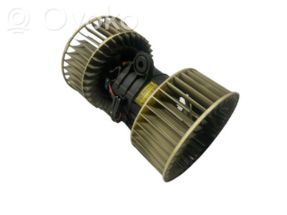 Маленький вентилятор радиатора