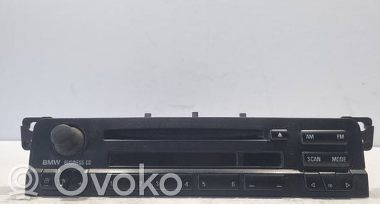 Radio / CD/DVD atskaņotājs / navigācija