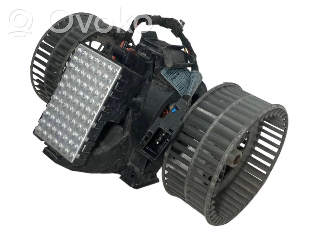 Маленький вентилятор радиатора