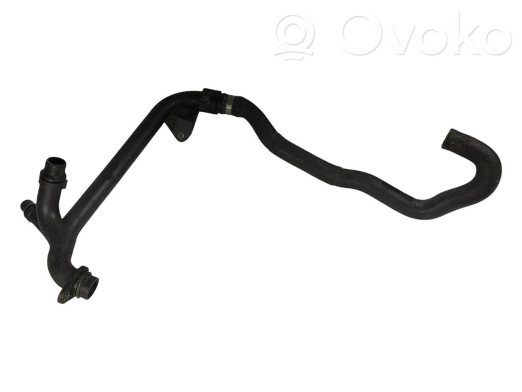 Caurulīte (-es) / šļūtene (-es)