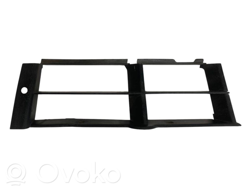 Apakšējais režģis (trīsdaļīgs)