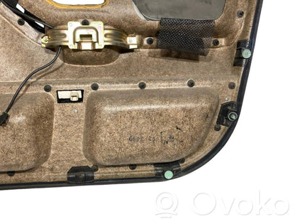 Priekšējo durvju apdare