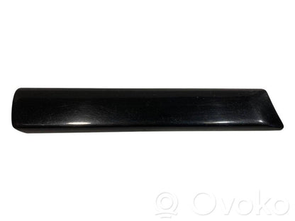 Spārna dekoratīvā apdare (moldings)