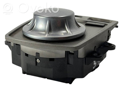 Multimediju kontrolieris