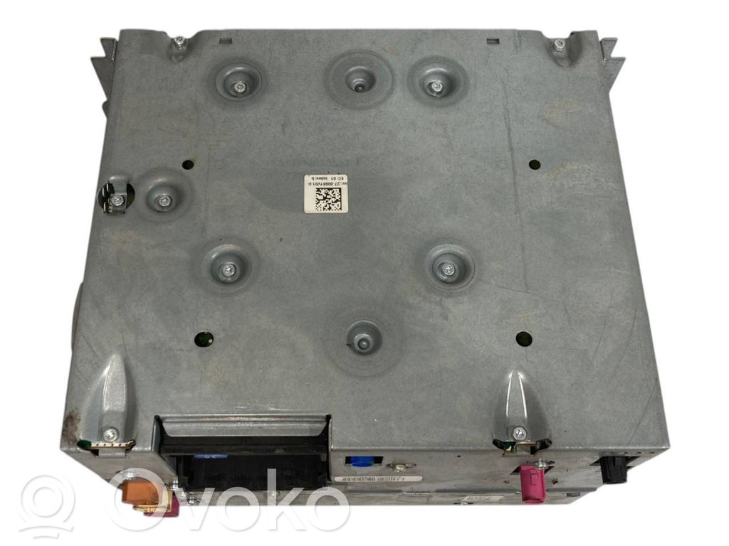 Radio / CD/DVD atskaņotājs / navigācija