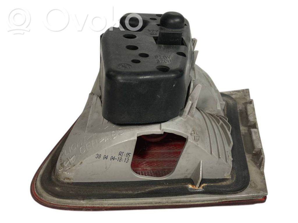 Taillight in the hood