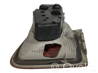 Задний фонарь на капоте