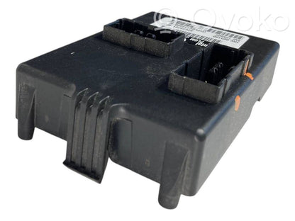 Bagāžnieka pārsega vadības bloks