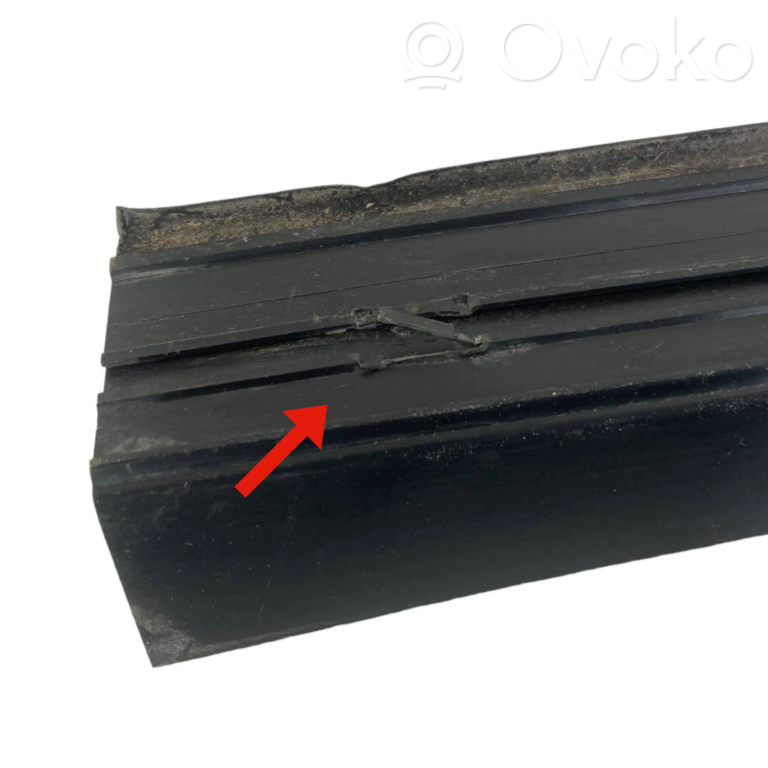 Aizmugurējā sliekšņa dekoratīvā apdare (ārējā)