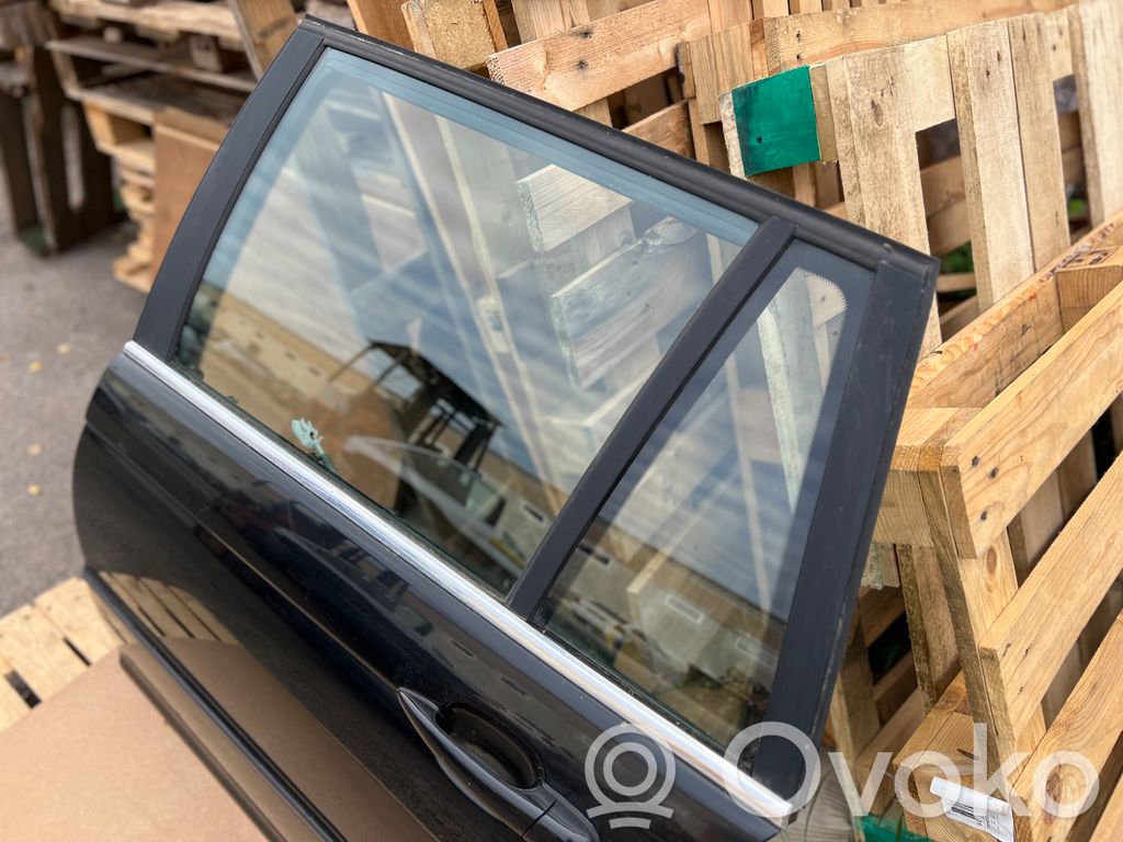 Задняя дверь